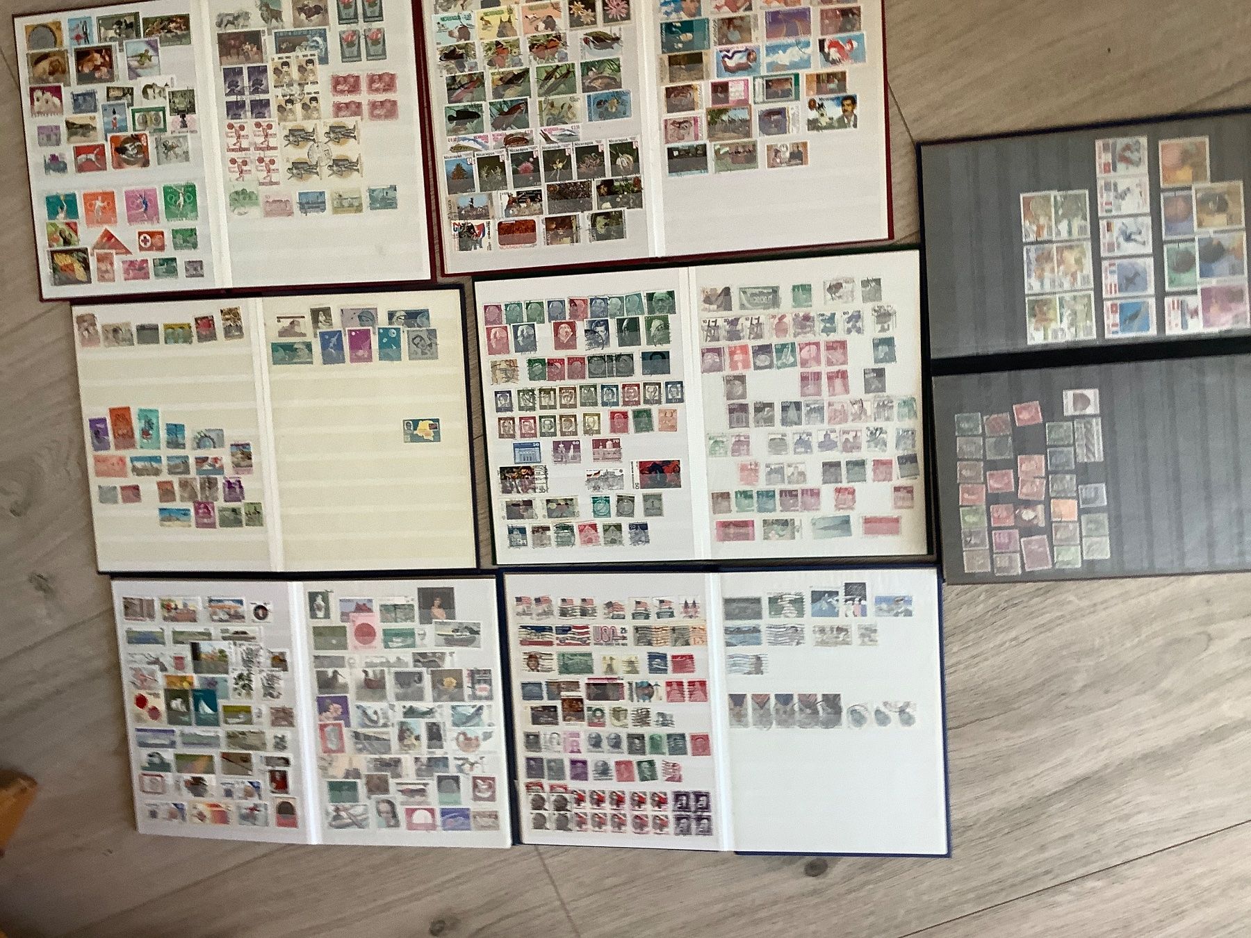 Tous les timbres: Lot Briefmarken 10 Alben weltweit – D'occasion à St. Gallen par herbrig2 7