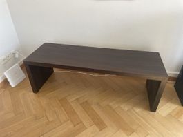 Sitzbank aus dunkelbraunem Massivholz