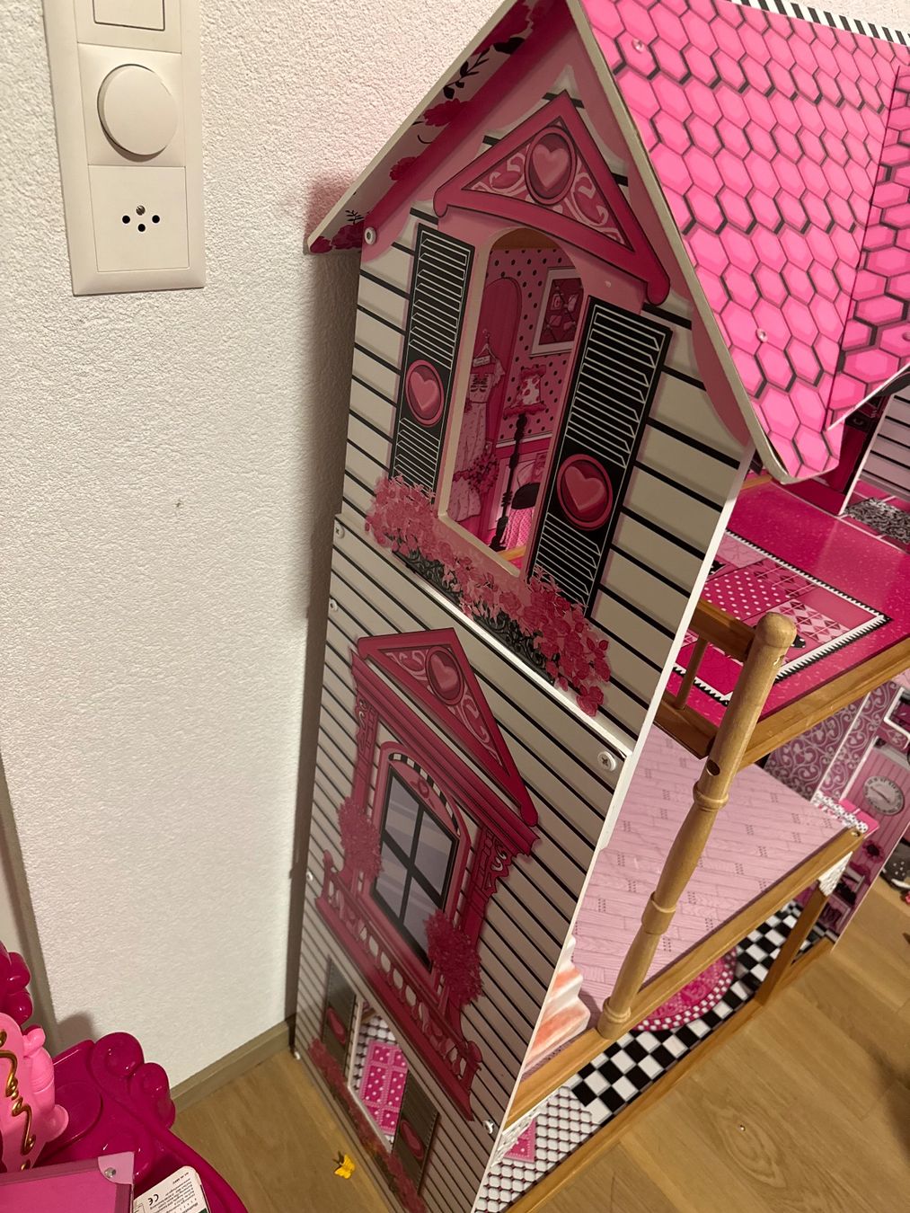 Barbie Case e mobili per bambole: KidKraft Puppenhaus, gross, rosa – Usato da Gelterkinden venduto da Familienferien 3