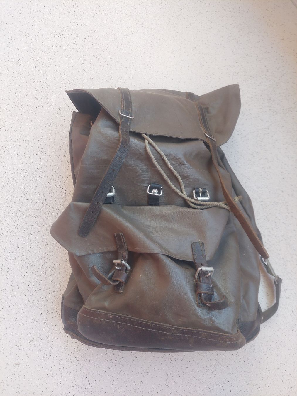 Zaini: Militär - Rucksack – Usato da Zürich venduto da makimakimak