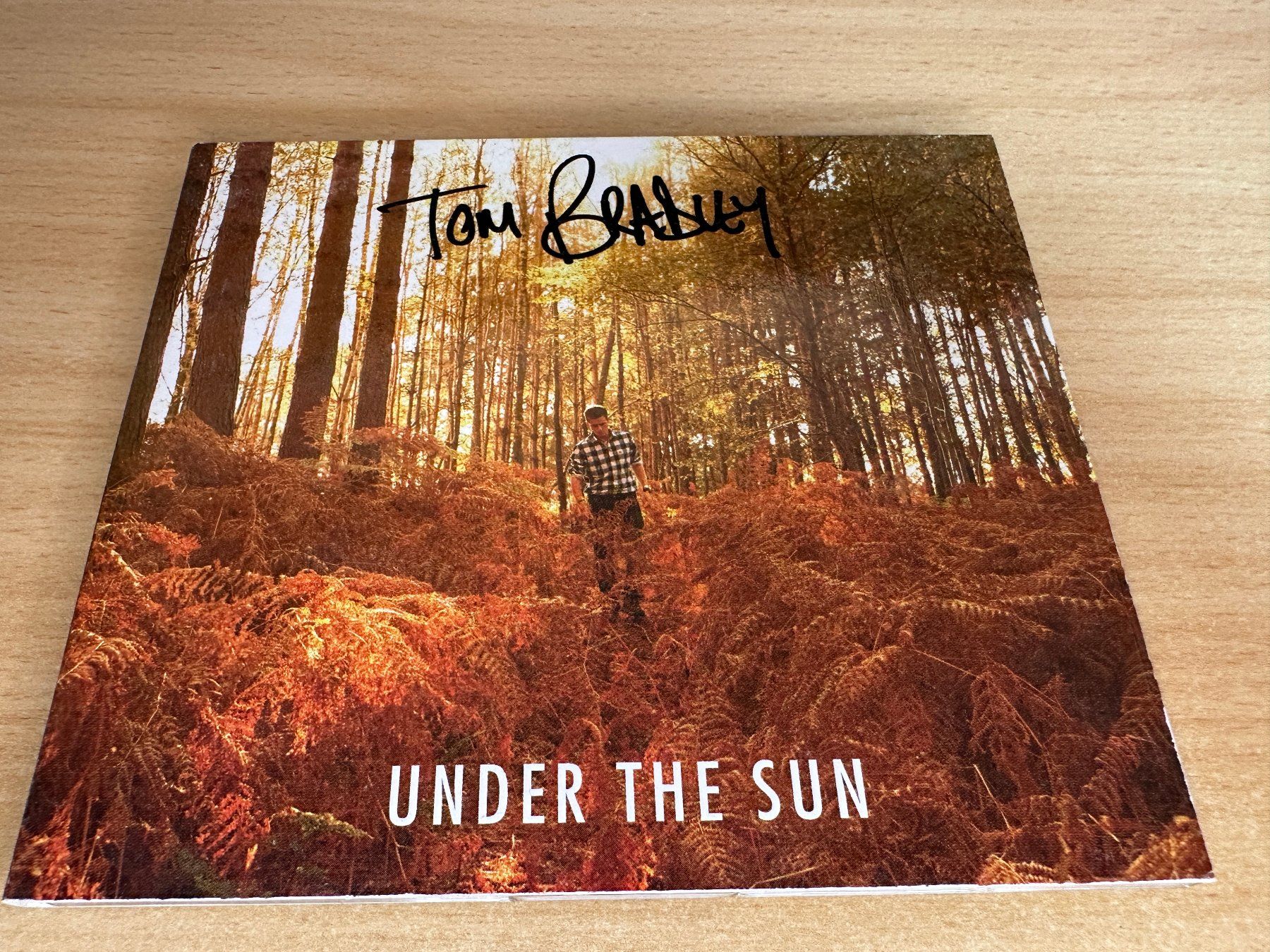 CDs: Tom Bradley - Under The Sun – Gebraucht aus Rikon im Tösstal von Alpenmutz