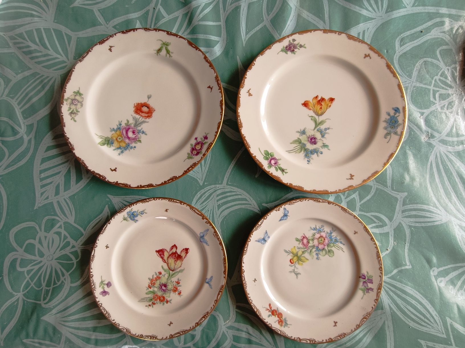 Set di piatti: Service à café/dessert porcelaine – Usato da Cossonay-Ville venduto da Aryann34 5