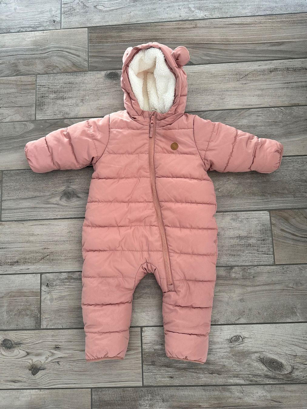 H&M Babyanzüge: Combinaison d'hiver doublée pour bébé fille – Gebraucht aus Ependes VD von Aless1400