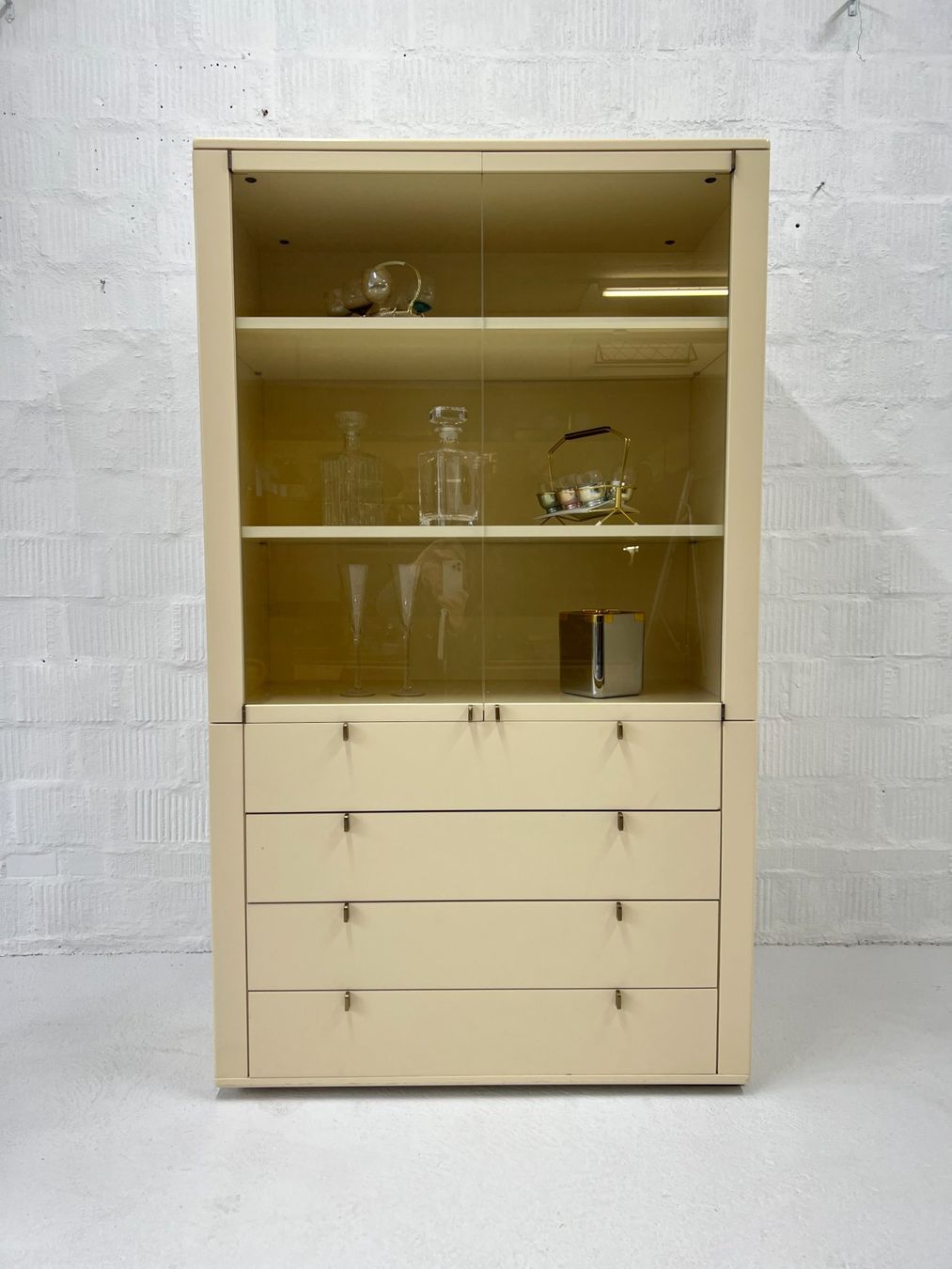 Interlübke Scaffali: Vintage Vitrienenschrank I Interlübke – Usato da Walzenhausen venduto da stilvollwohnen