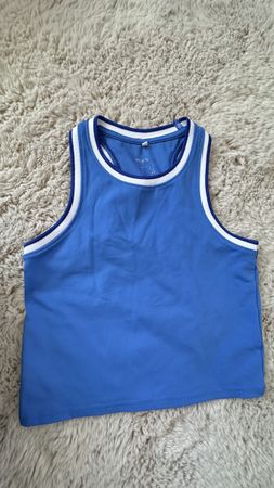 Move Sporttop Grösse 140/146 Sommer Sportliche Kleidung.