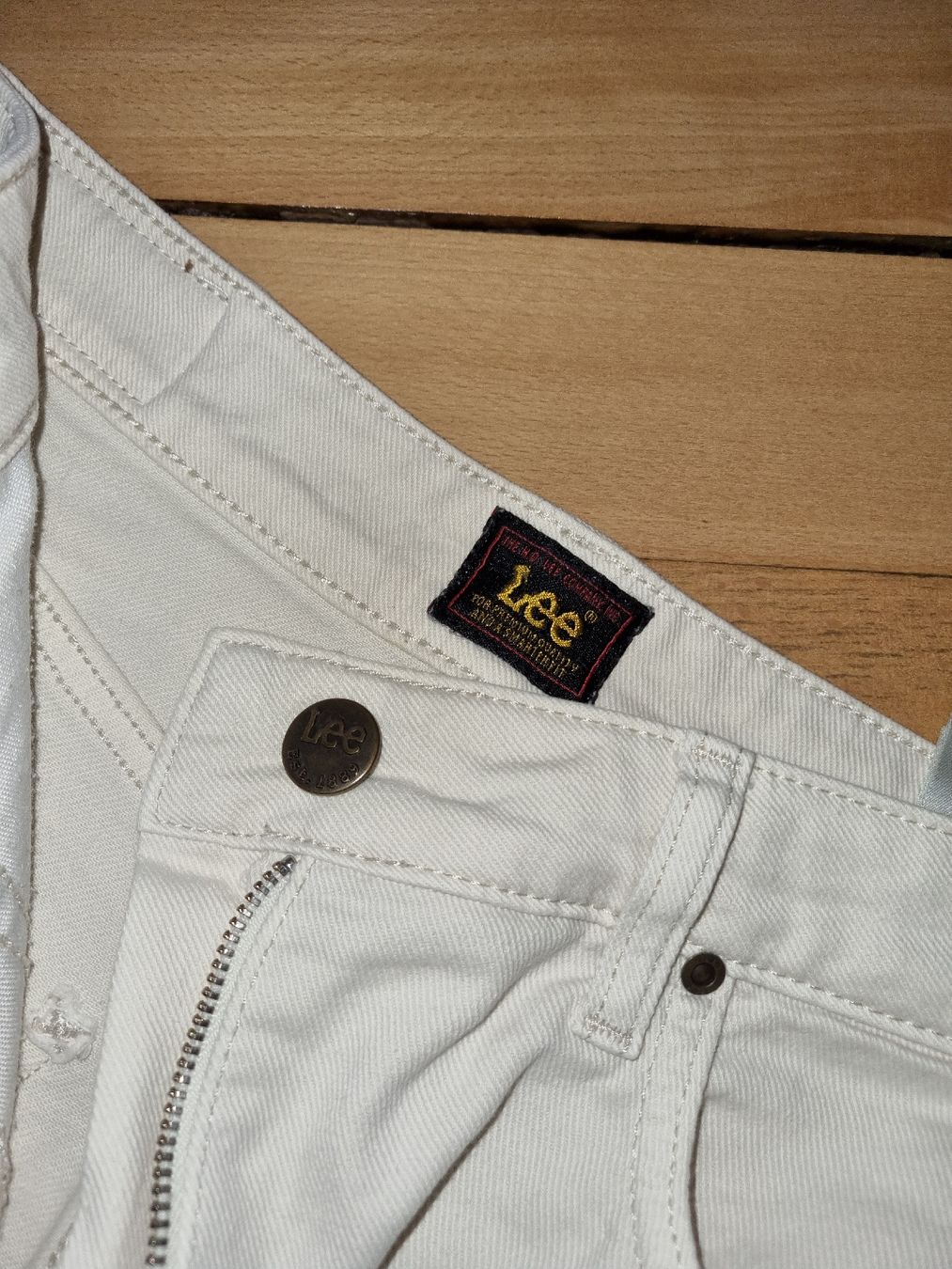 Lee Gonne: Lee Jeansrock, creme-weiss, Gr. 26 – Nuovo (secondo la descrizione) da Zürich venduto da fbmu 1