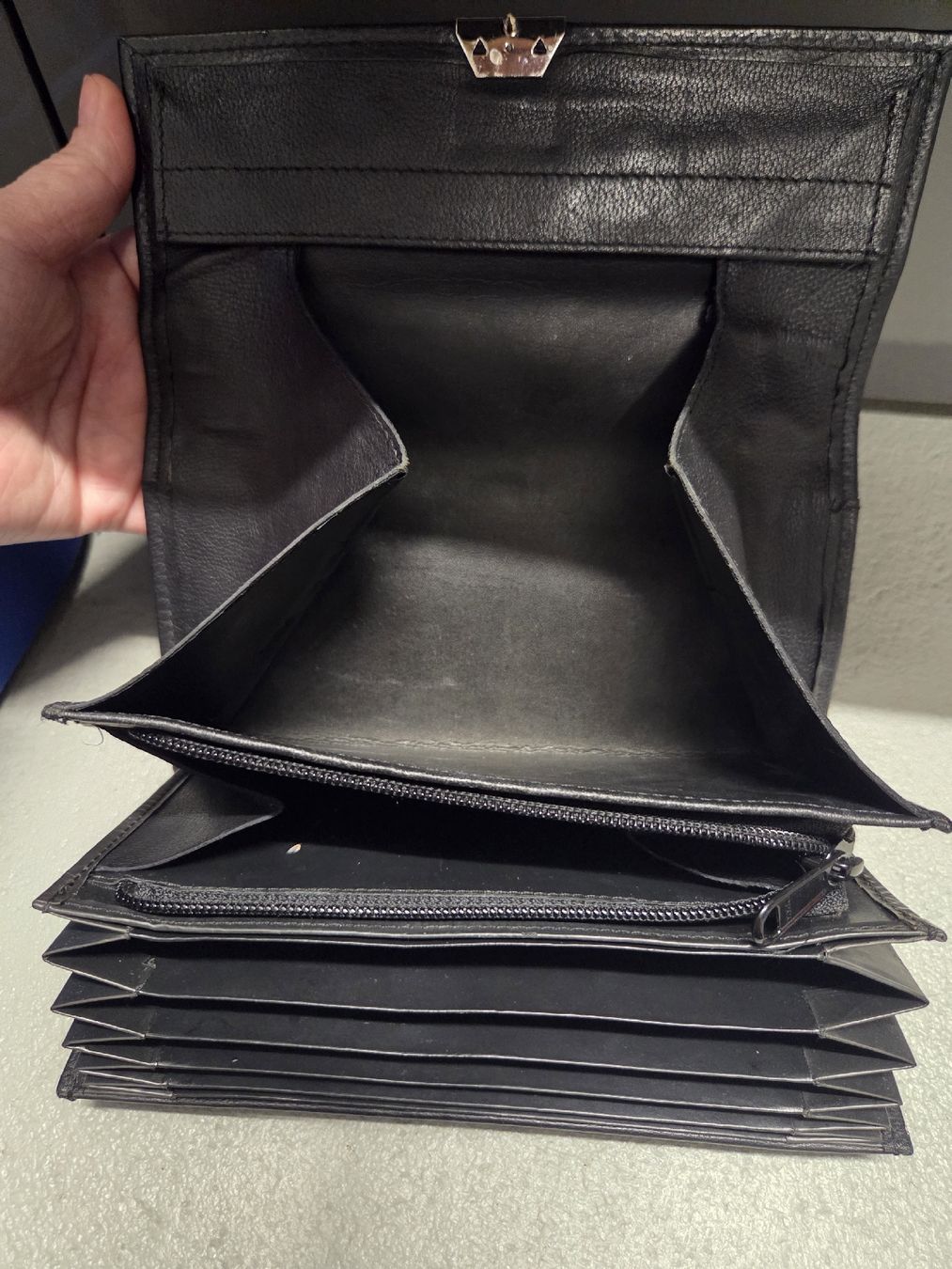 Brieftaschen: Serviceportemonnaie – Gebraucht aus Uezwil von Jillenzio 1