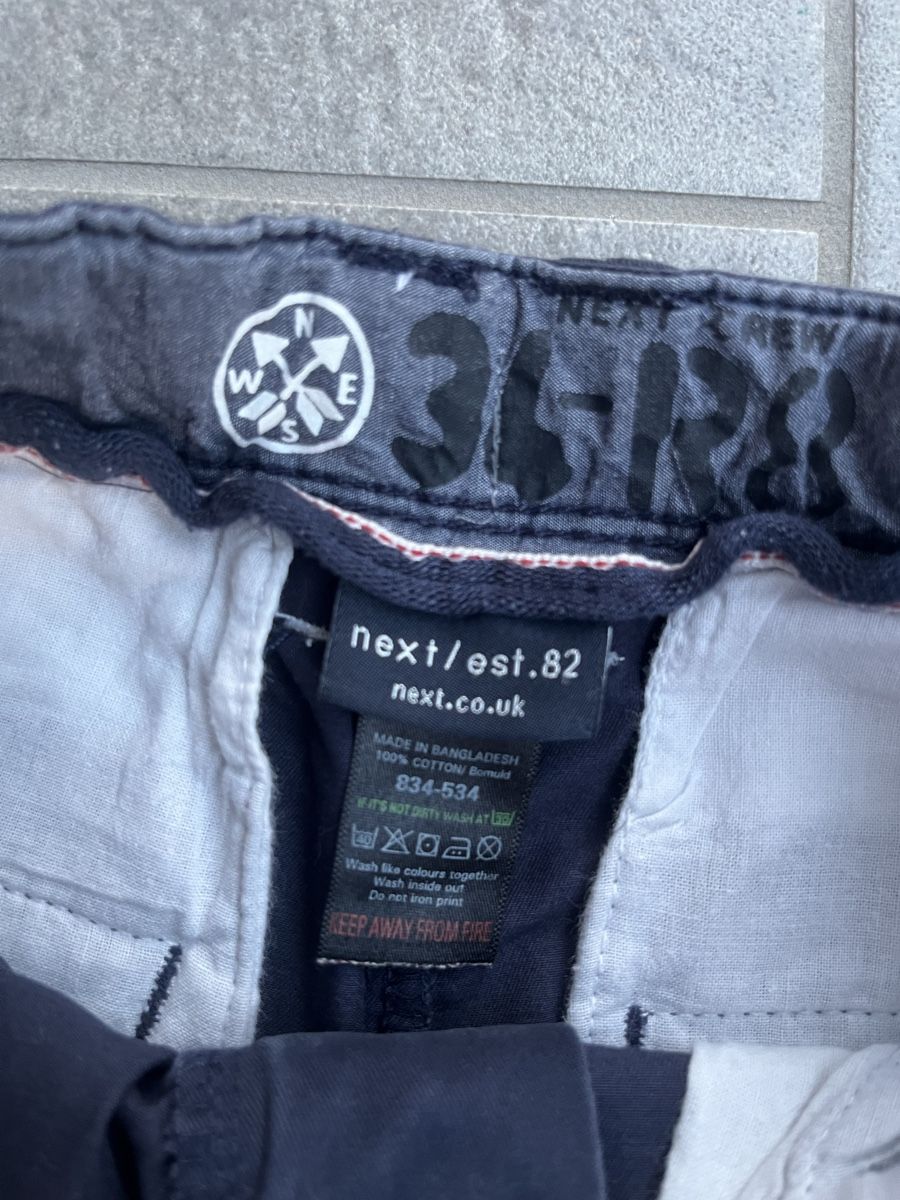 Pantalons: Shorts knielang 140/146 – D'occasion à Wil ZH par Wonderwoman76 1