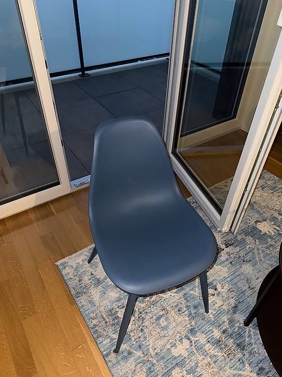 Stühle: Chaises bleu à vendre  – Gebraucht aus Delémont von pek_nlq7