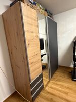 Schwebetürschrank