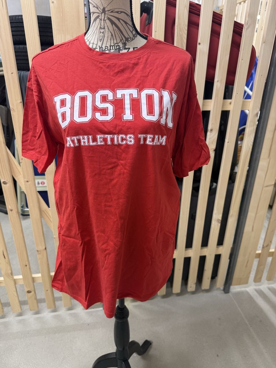 T-shirt: Tshirt – Nuovo (secondo la descrizione) da Itingen venduto da jessi811
