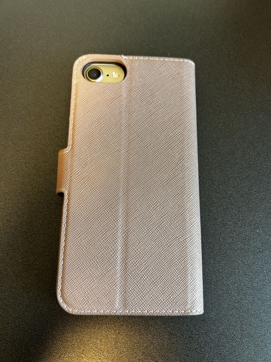 Apple Telefoni cellulari / Smartphones: Apple iPhone 7 Gold mit Klapphülle gebraucht – Usato da Mels venduto da chi_hg6x 4