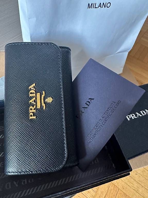 Schlüsselanhänger & - bänder: Prada portachiavi nuovo, Keychain – Gebraucht aus Balerna von koc_2zyj
