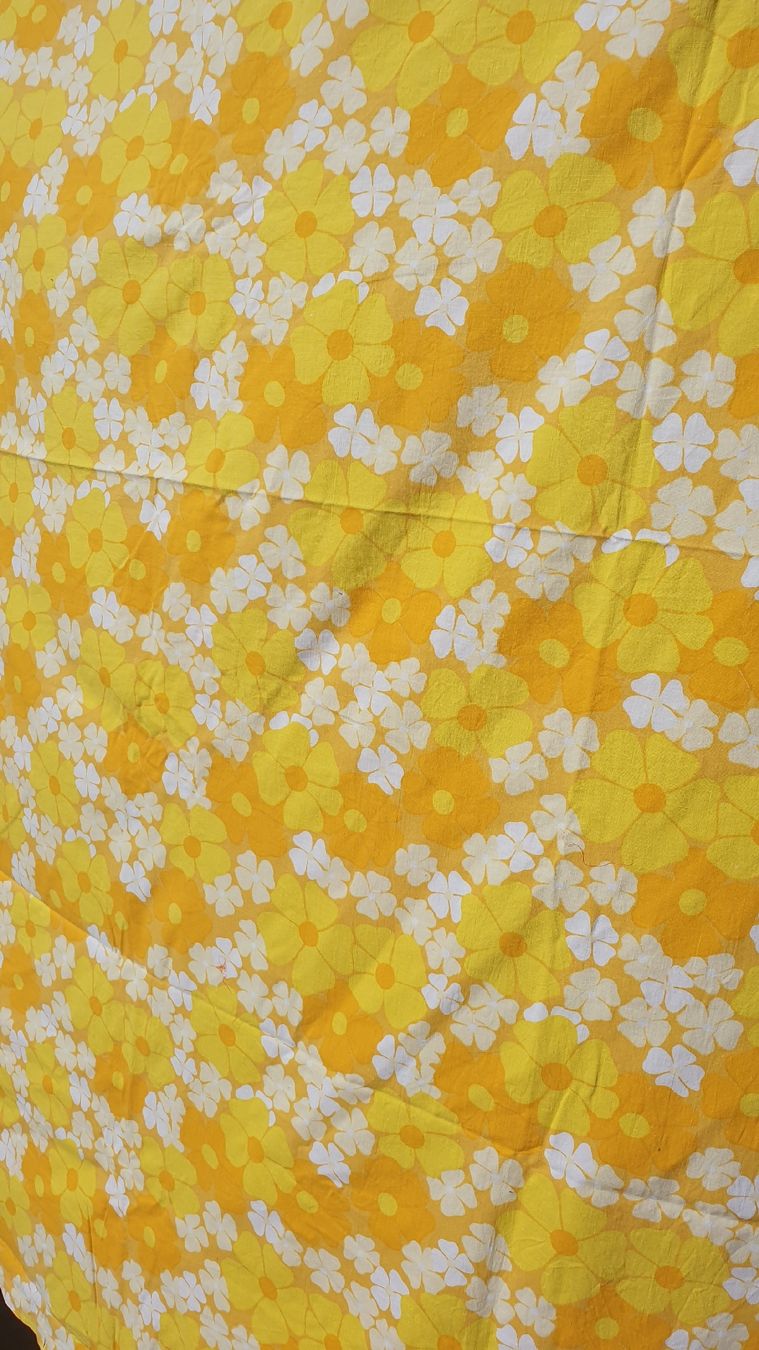 Tessuti: Stoff  Blumenmuster Retro Stil – Usato da Wil SG venduto da Glitter 1