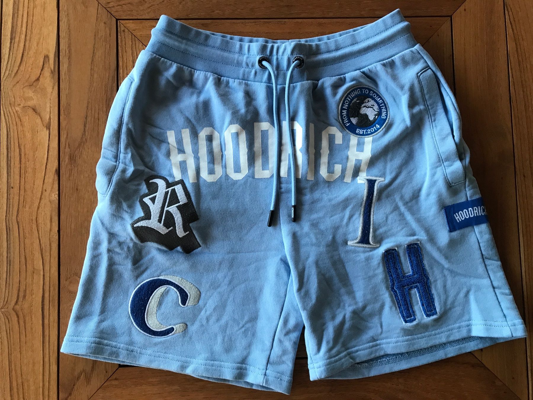 Pantaloni: Hoodrich Shorts – Usato da Marthalen venduto da Chuegi1
