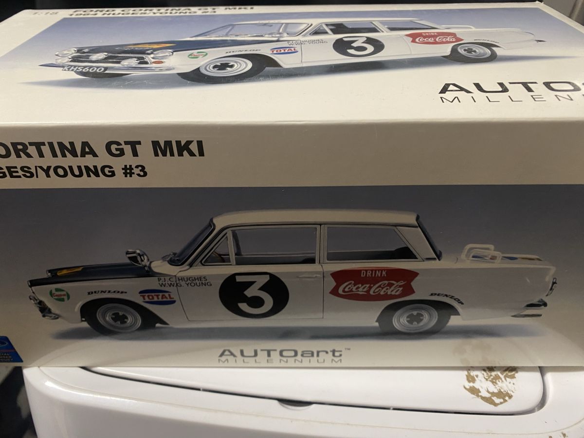 Modellini d'auto: Model Auto 1:18 Ford – Usato da Bischofszell venduto da Diamond1 1