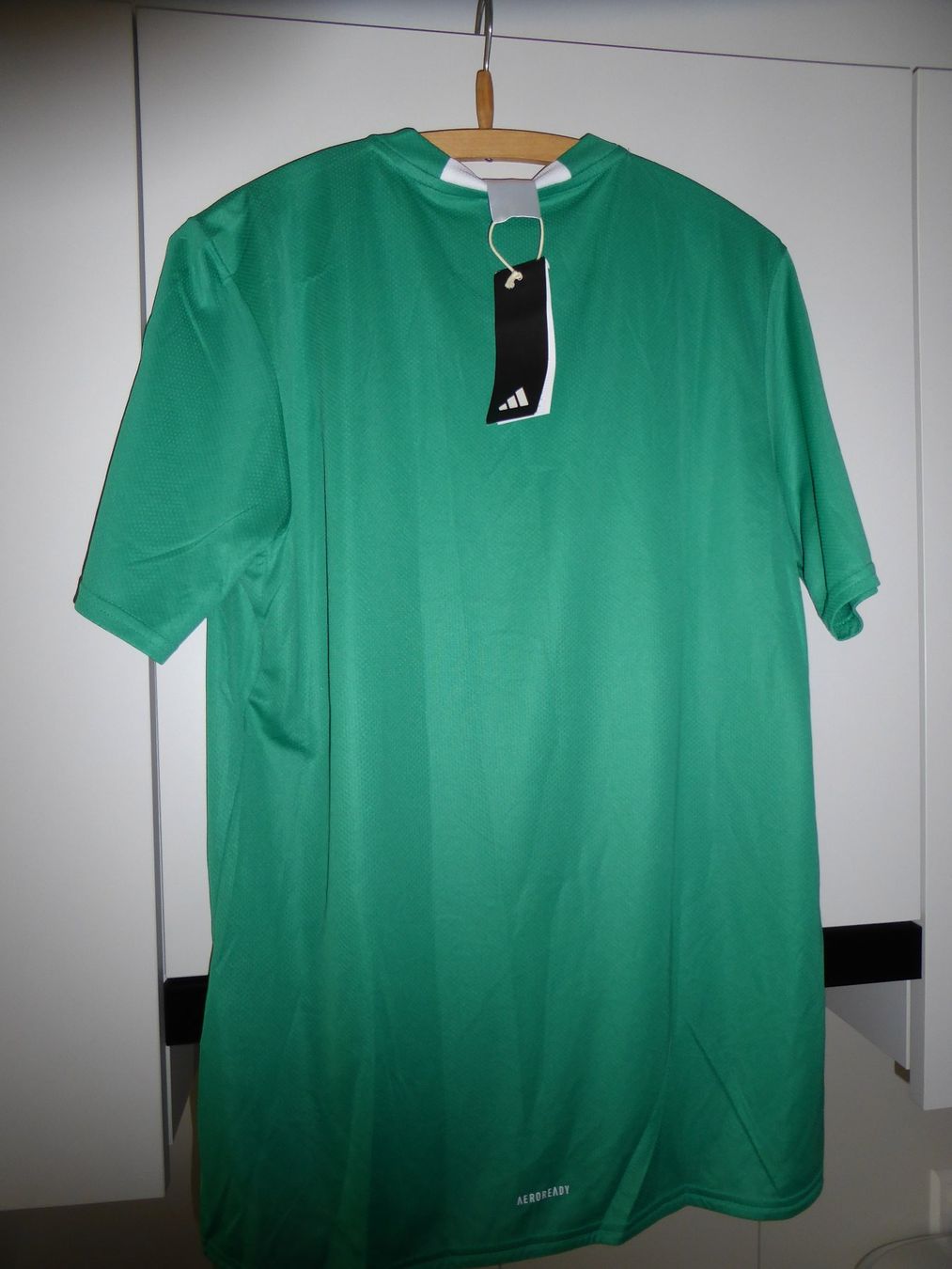 Adidas T-shirt: Adidas Train Essentials Training T-Shirt Grösse S – Nuovo e nell'imballaggio originale da Winkel venduto da Mordred2 2