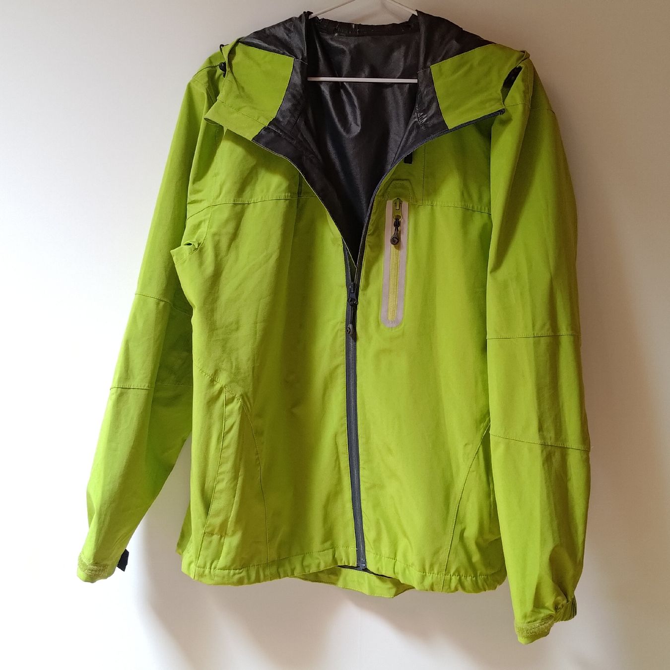 Trevolution Giacche: TREVOLUTION Softshell Jacket - Lime Green - Size M – Usato da Zürich venduto da ylenia.pratico