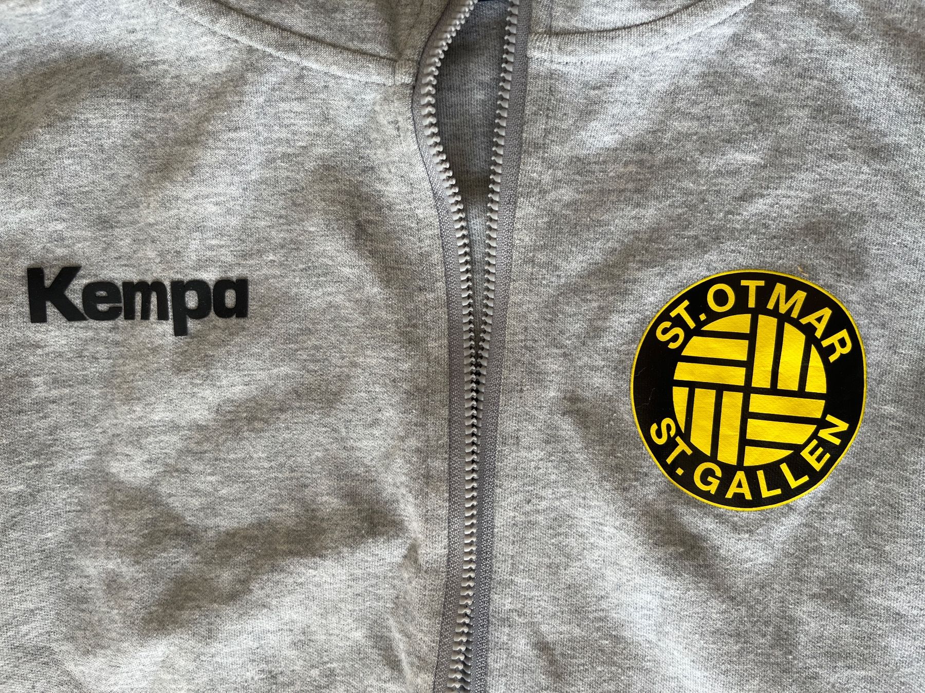 Giacche: Trainerjacke XL (Kempa), mit Logo – Usato da Uhwiesen venduto da cinnaj 1