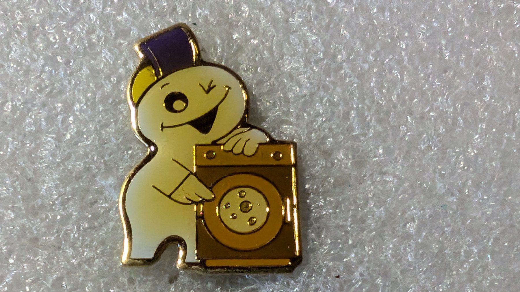 Placchette & Badge: Ansteckpin 226: Maga Bio – Usato da Oppligen venduto da Pin-Fall-Shop