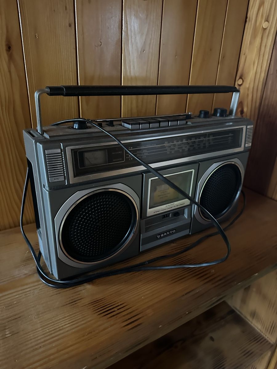 Sanyo Radio: Retro SANYO Kassettenradio – Usato da Subingen venduto da sel_gzr9 2