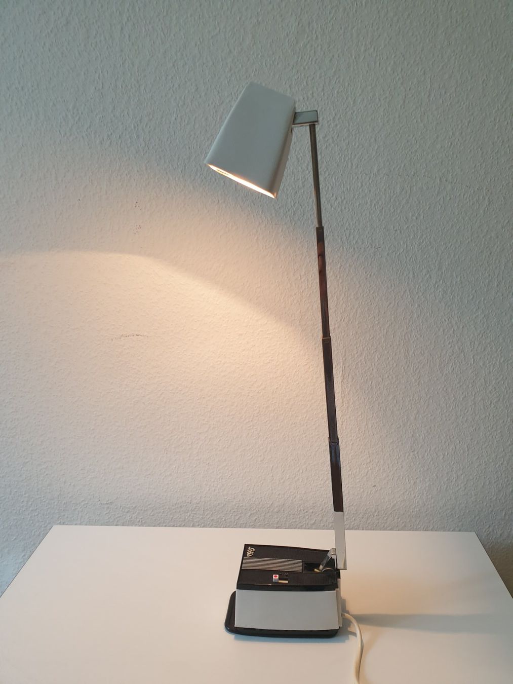 Lampade: Solis 69  Typ 80 Teleskopleuchte weiss – Usato da Zürich venduto da reciclista