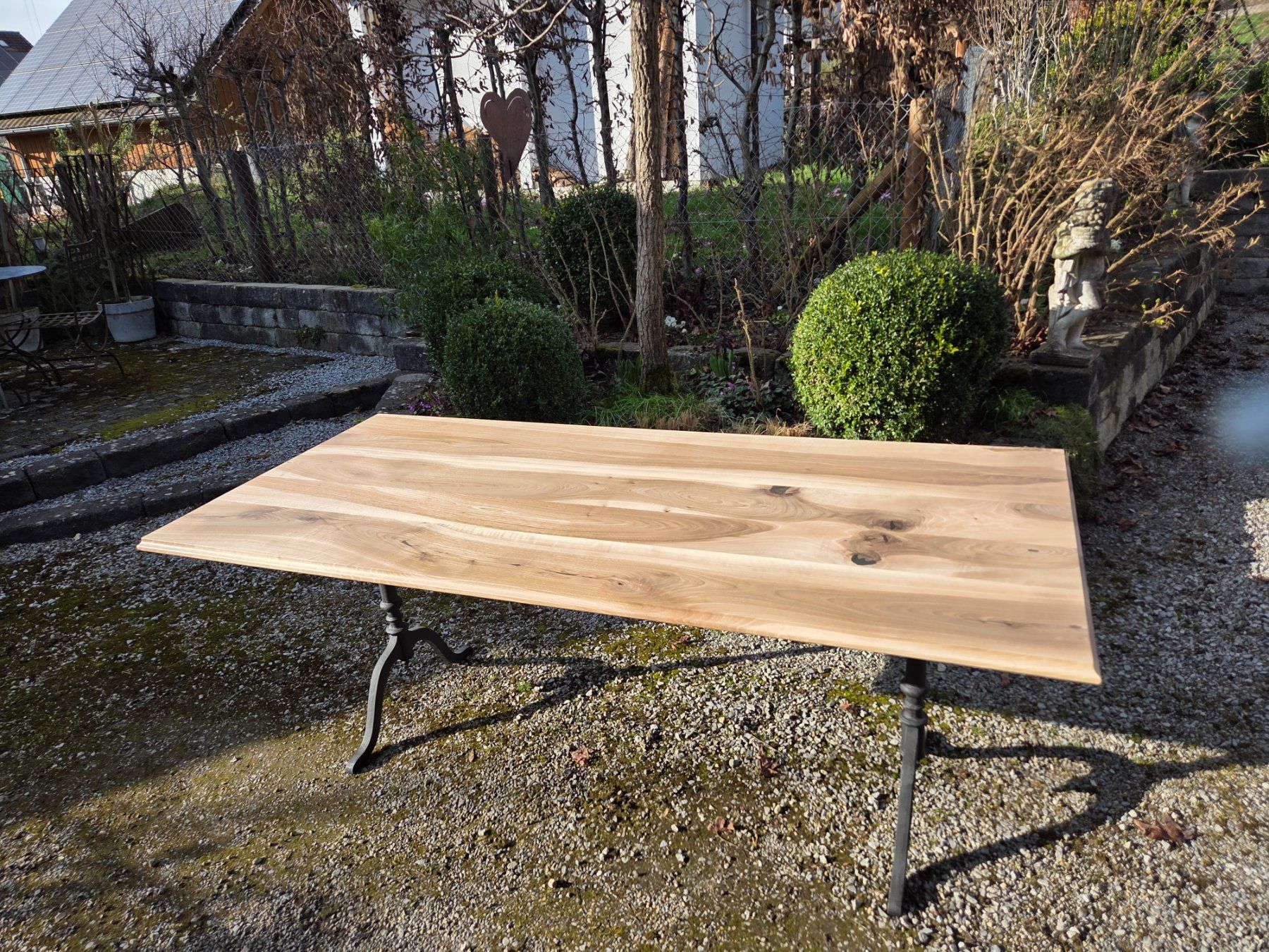 Horgen Glarus Tische: Beizentisch Esstisch 180 Nussbaum Horgen Glarus – Gebraucht aus Uesslingen von 1Atelier 5