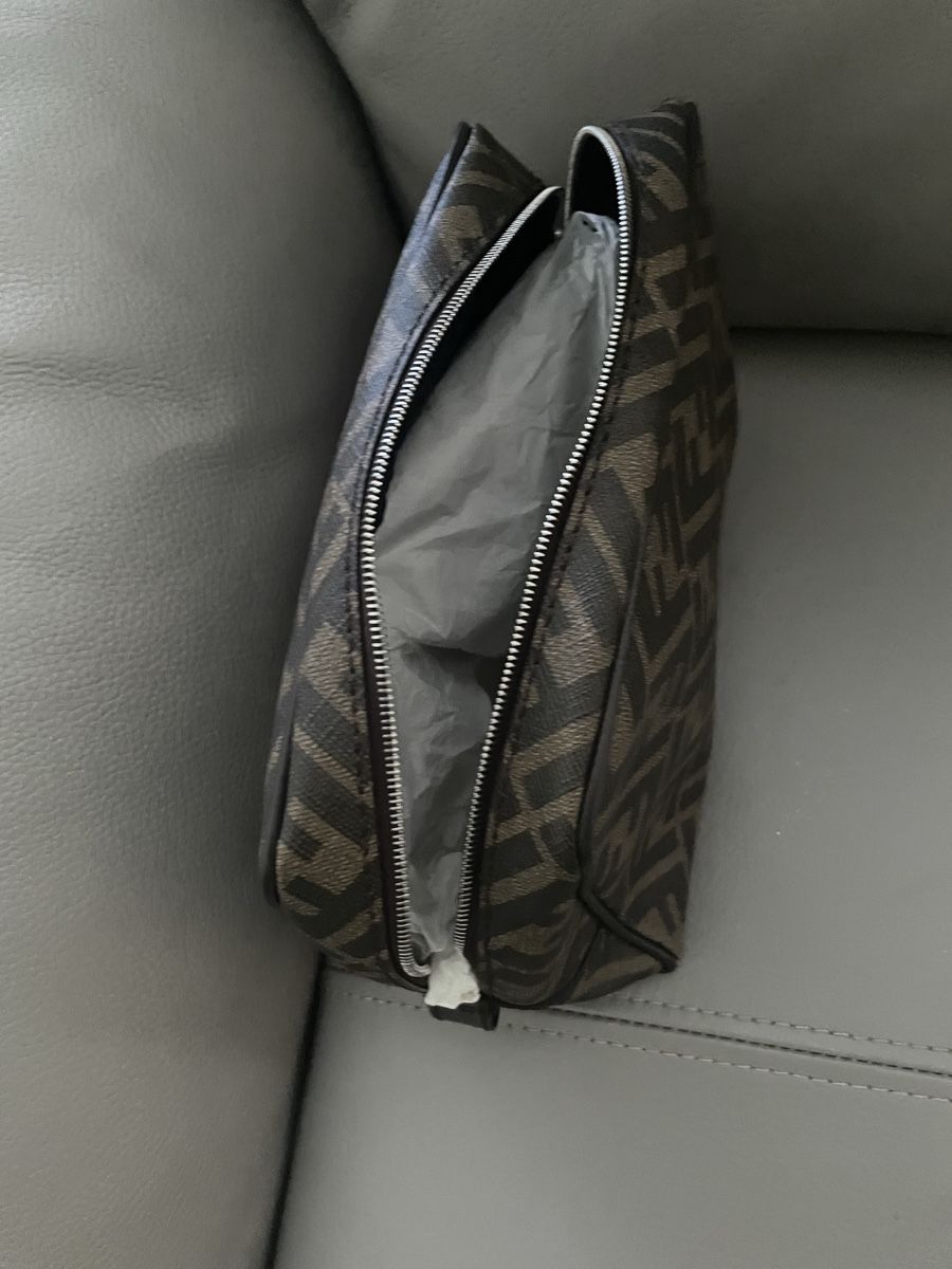 Borse: Fendi Cosmetic Bag FF Monogram Brown pouch new – Nuovo e nell'imballaggio originale da Dietikon venduto da val_7c5x 3