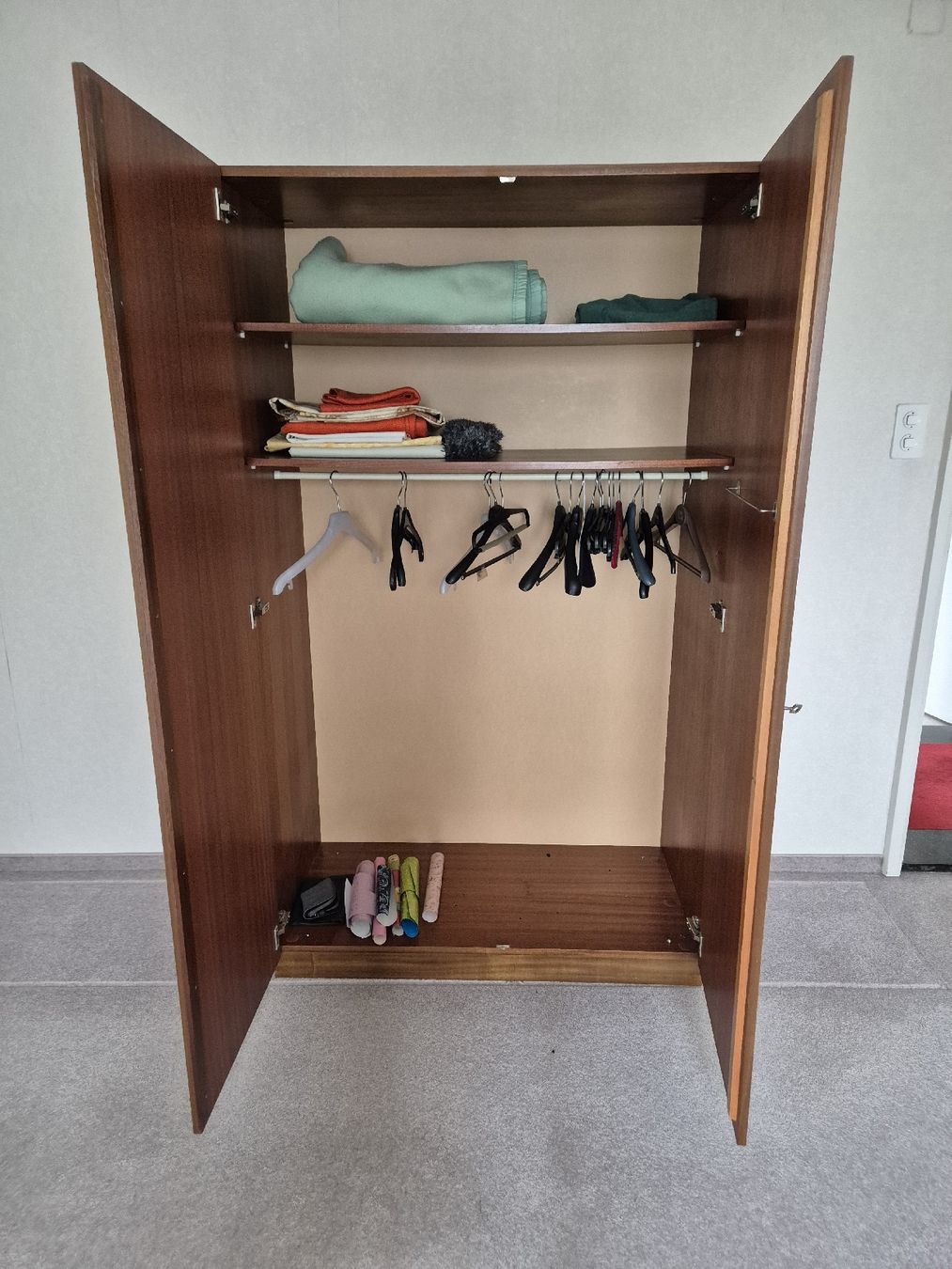 Armadi: Holzschrank – Usato da St. Gallen venduto da mscheit 1