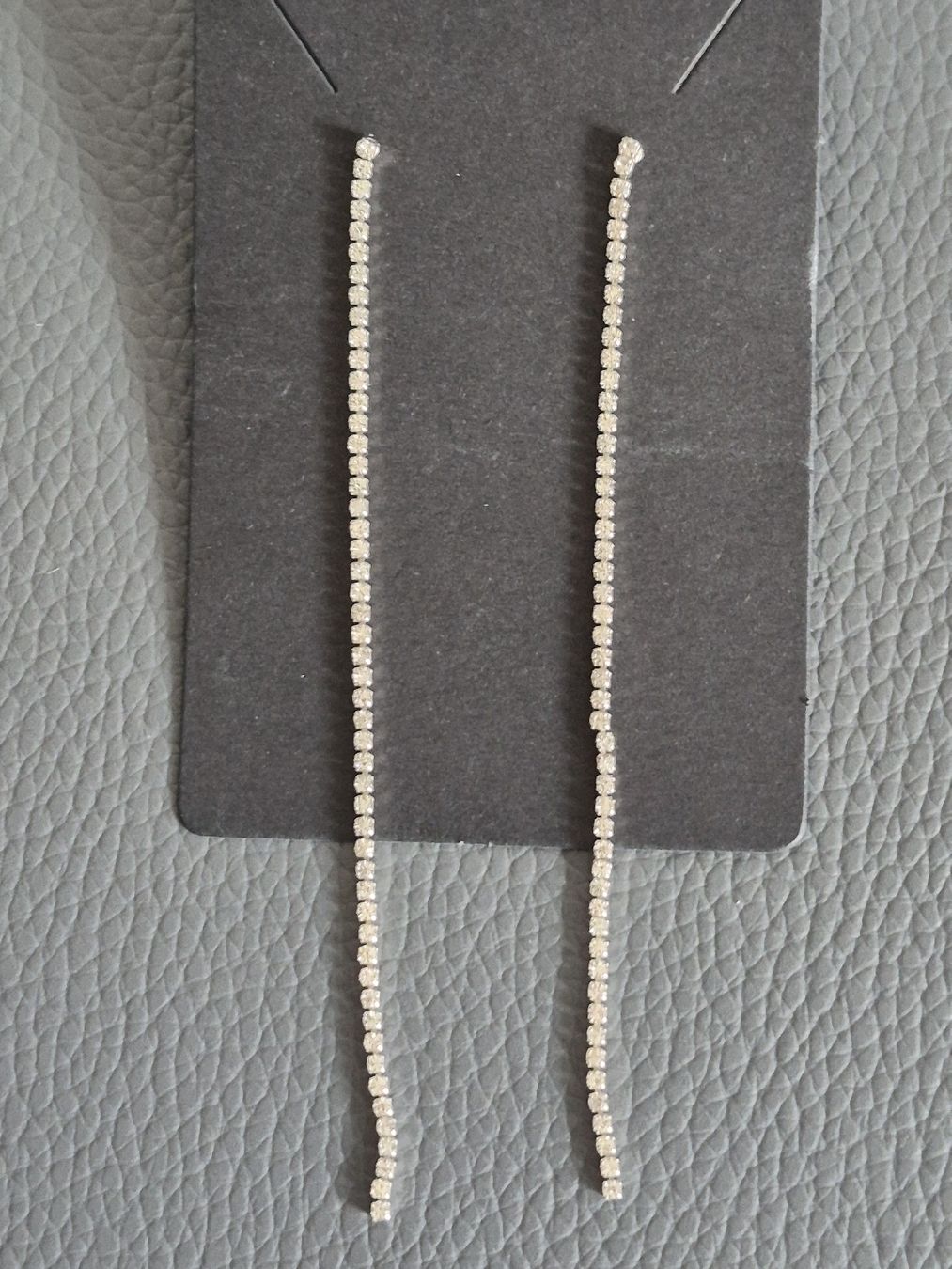 Boucles d'oreille: Ohrringe mit Strass lang Silberfarben – D'occasion à Bern par Rou_rsz5 1