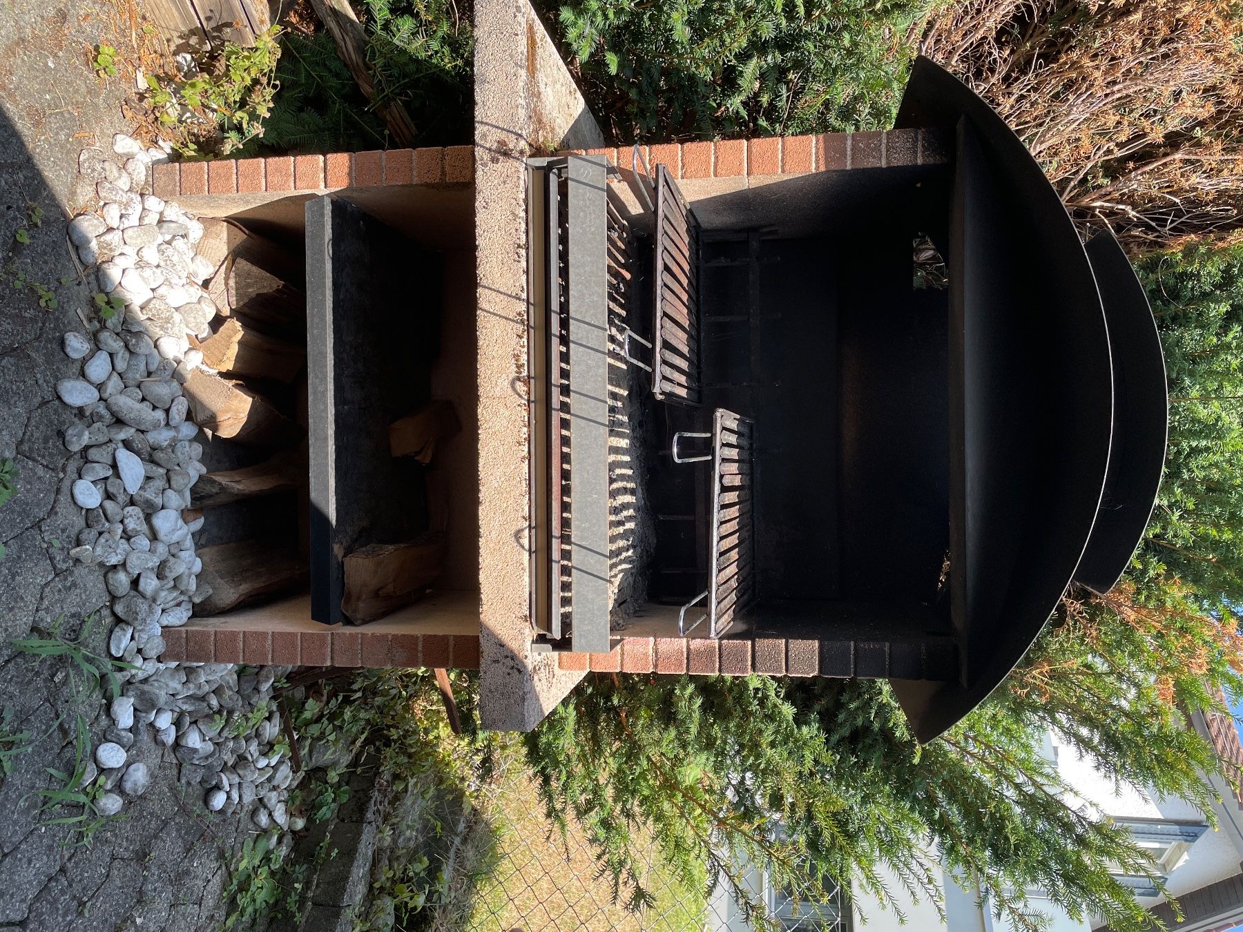 Grills: Chemineé/Grill mit Grillrost und Holzlagerplatz – Gebraucht aus Jona von Eberhard02 1
