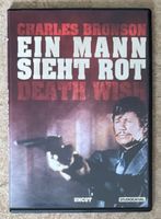 EIN MANN SIEHT ROT