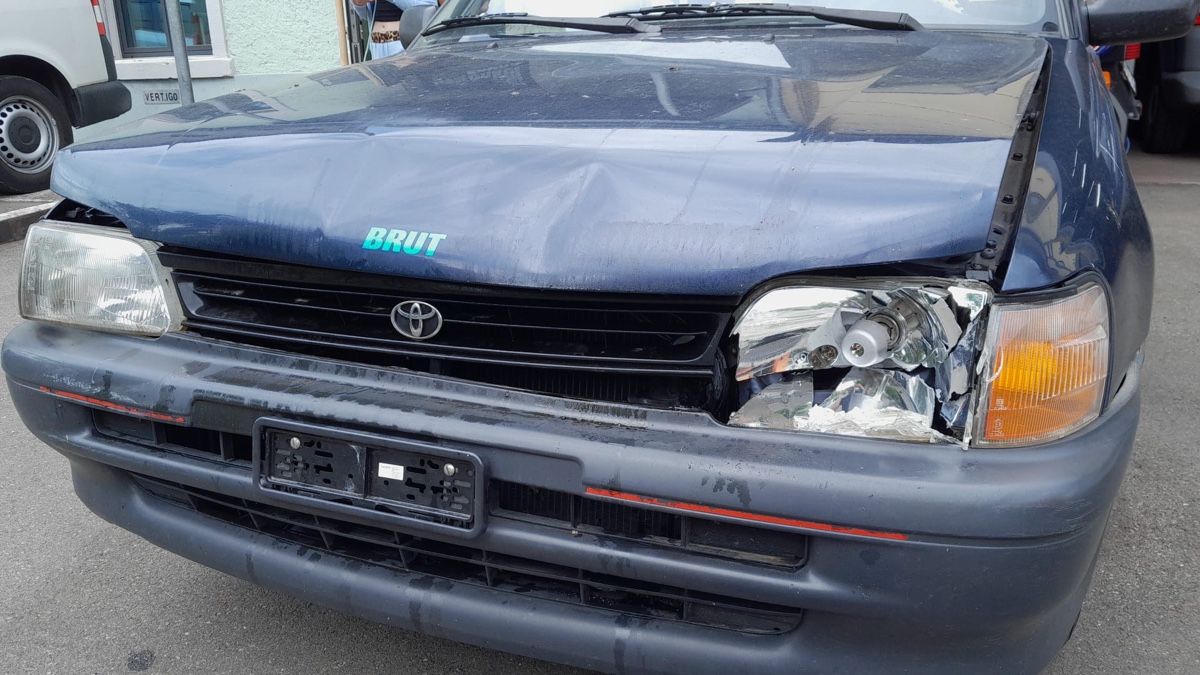 Toyota Autos: Toyotal Starlet – Defekt aus Ebikon von Azziara 2