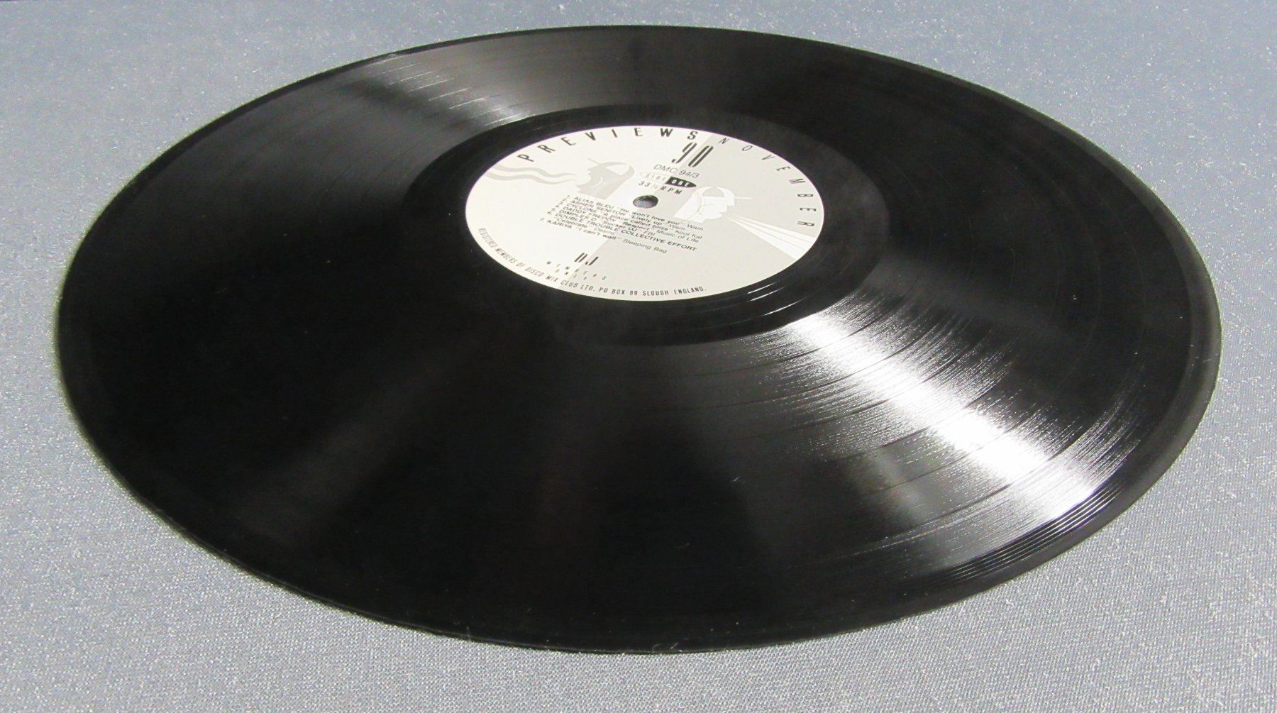 Dischi in vinile: November 90 - Previews - LP ab CHF 5.00 – Usato da Auenstein venduto da Padabimbim 3