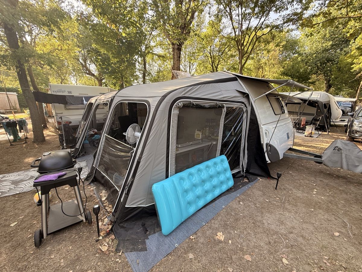 Knaus Véhicules de camping: Wohnwagen Knaus Südwind 550 TKM – D'occasion à Seewen SO par zah_mv5b 7