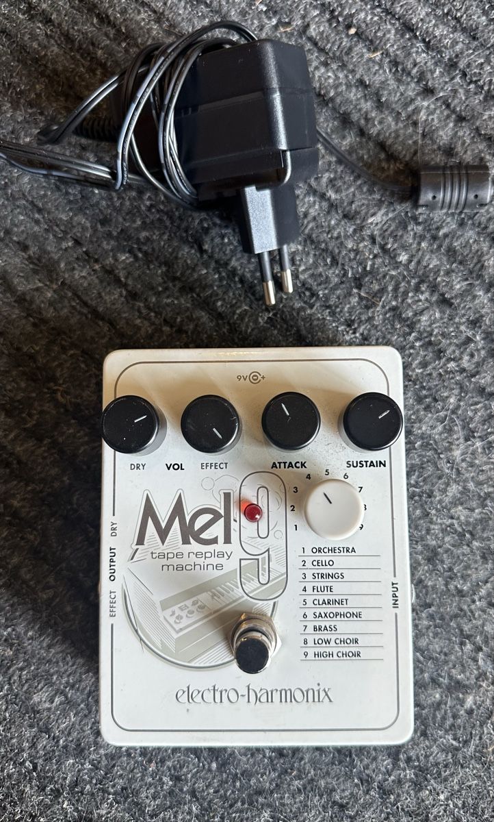 Electro-Harmonix Musikinstrumente: Electro Harmonix Mel9 Tape mellotron – Gebraucht aus Vevey von Dborg