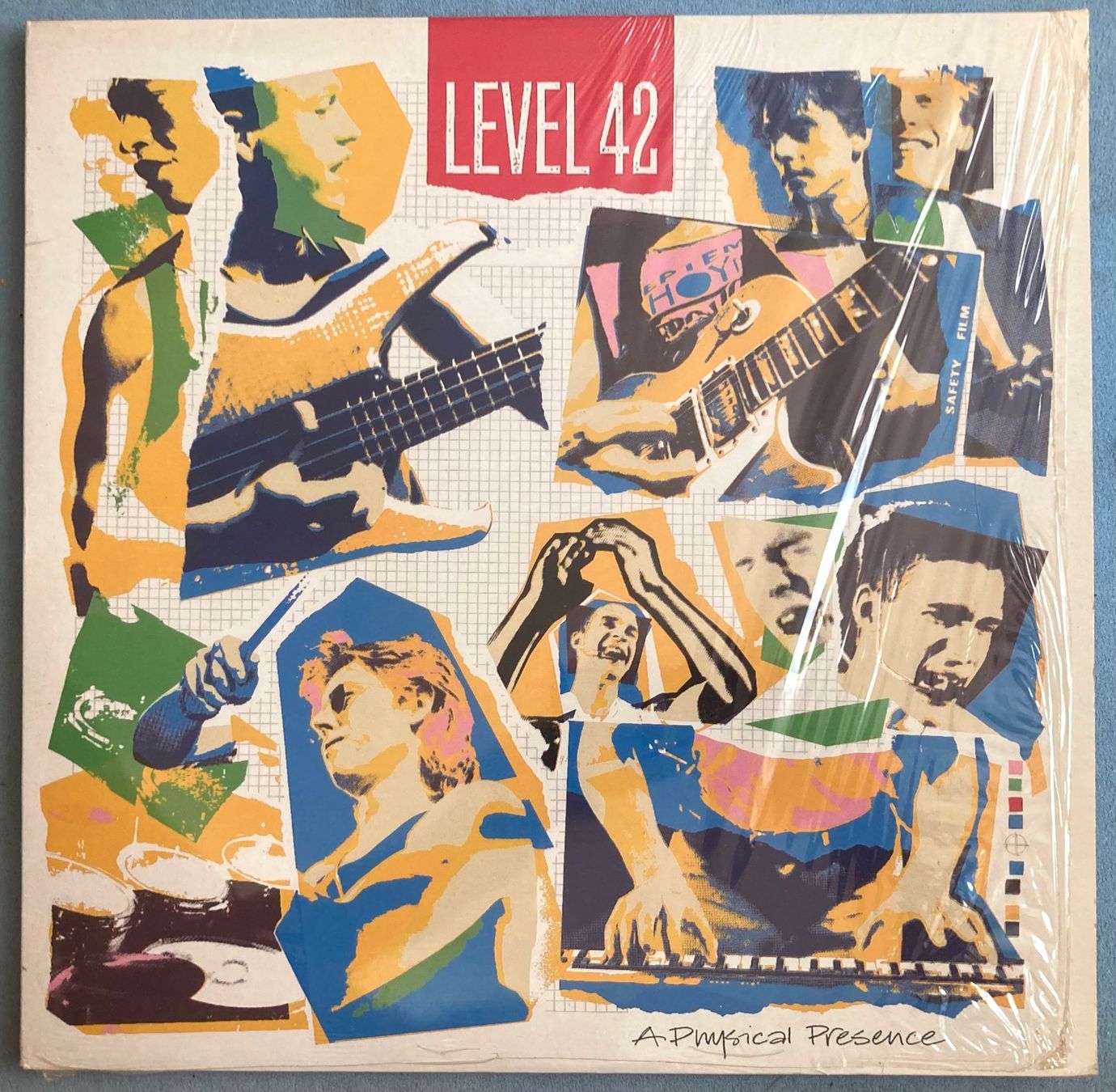Dischi in vinile: LEVEL 42 - PHYSICAL PRESENCE – Usato da Poliez-Pittet venduto da Newtown-Records