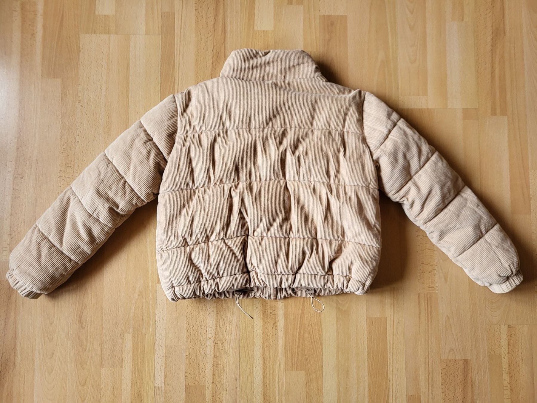 Giacche: CHICOREE Cord Winterjacke – Usato da Eggiwil venduto da kariiina 1