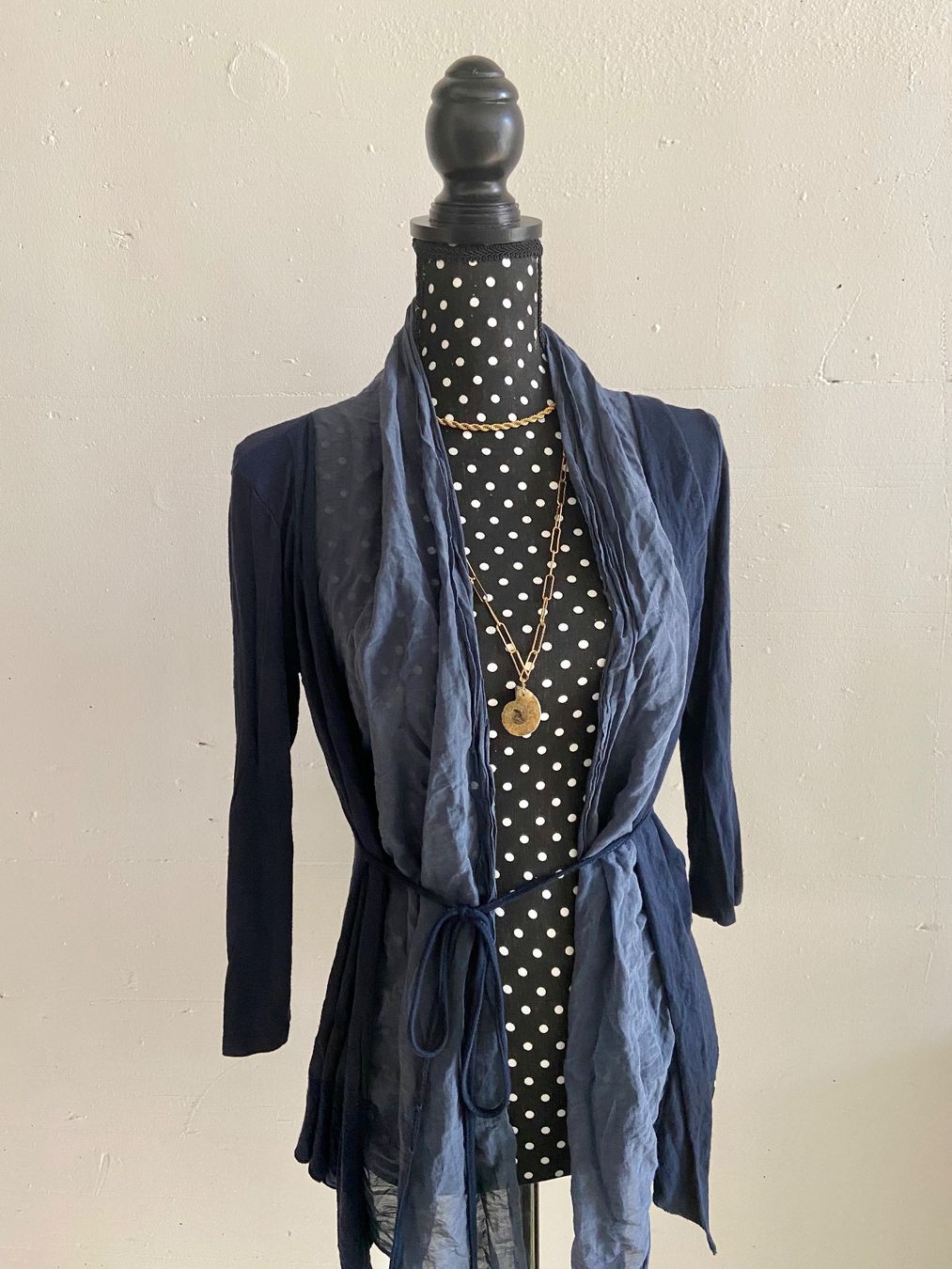 Camicette: Hochwertige Bluse in blau – Usato da Zürich venduto da enjoyxvintage 2