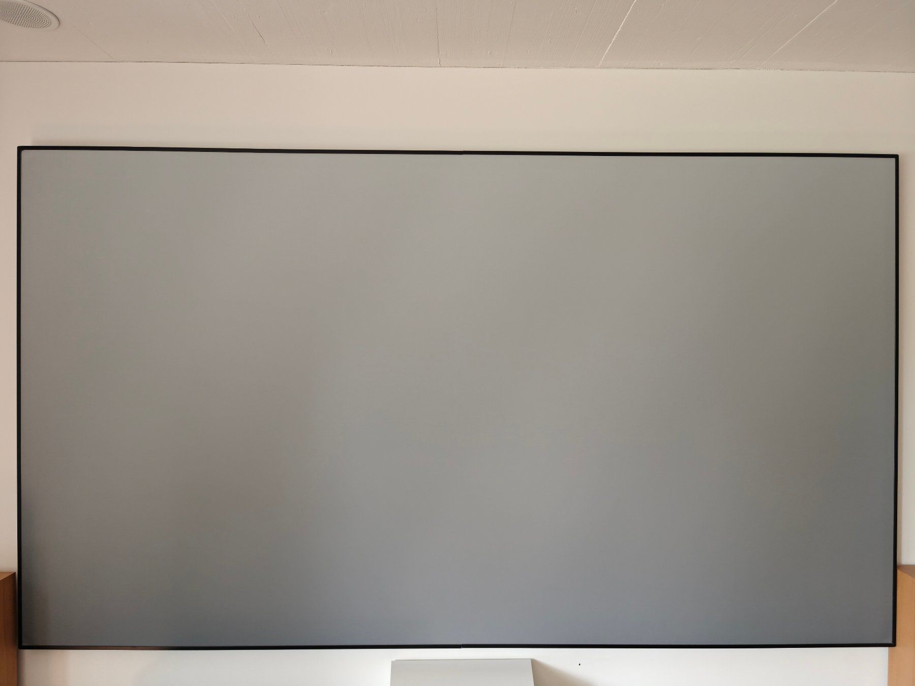 Schermi: Beamer Leinwand Celexon CLR UST 120'' Hochkontrast – Usato da St. Gallen venduto da Moeoe 2
