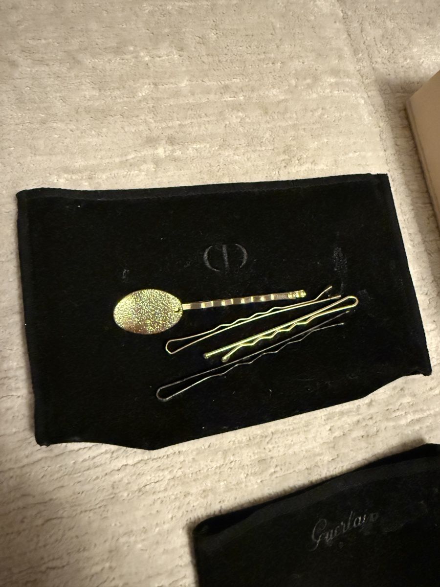 Accessori per capelli: Barrettes / pinces / Accessoires cheveux – Usato da Lausanne venduto da Stephaniesdressing 1