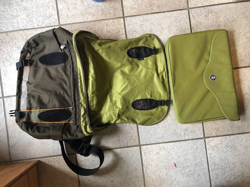 Taschen: Sac ordinateur Crumpler Sticky Date 17" – Gebraucht aus Bouveret von zozoh