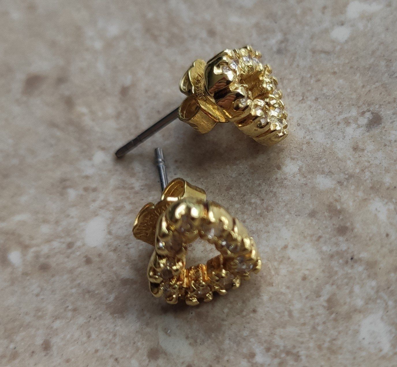 Ohrringe & -stecker: Goldene Herz-Ohrstecker - Modeschmuck – Neu (gemäss Beschreibung) aus Miège von gitarro68