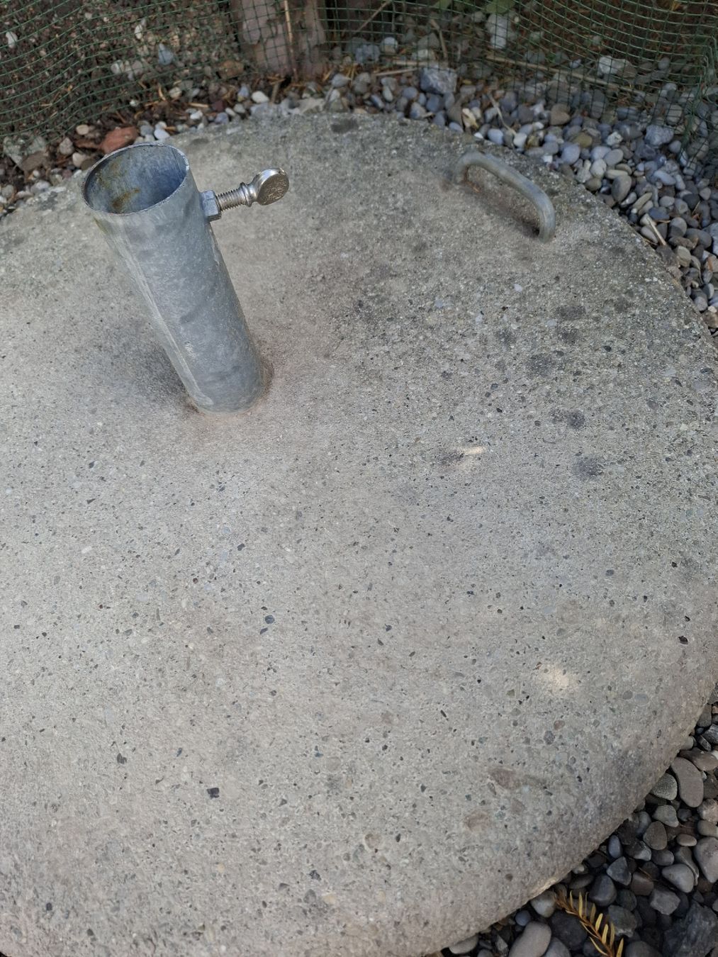 Glatz Altro: Sonnenschirmständer Beton – Usato da Egg b. Zürich venduto da Kleinigkeit123