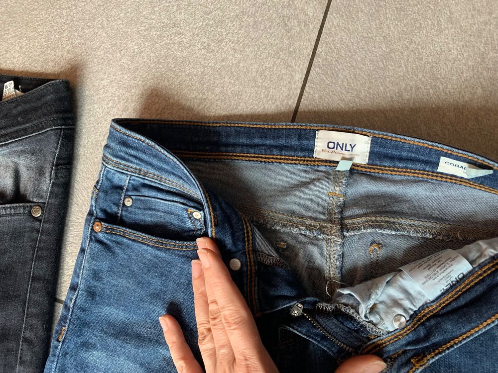 2x Jeans Damen ONLY RISSKIO gr. 26 30 Kaufen auf Ricardo
