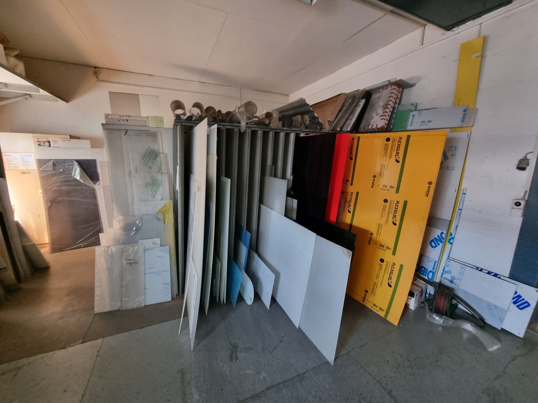 Tutte le macchine: 114. GROSSER Posten Plexiglas/ Acrylglas / Dibond usw. – Usato da Deitingen venduto da RRD2010
