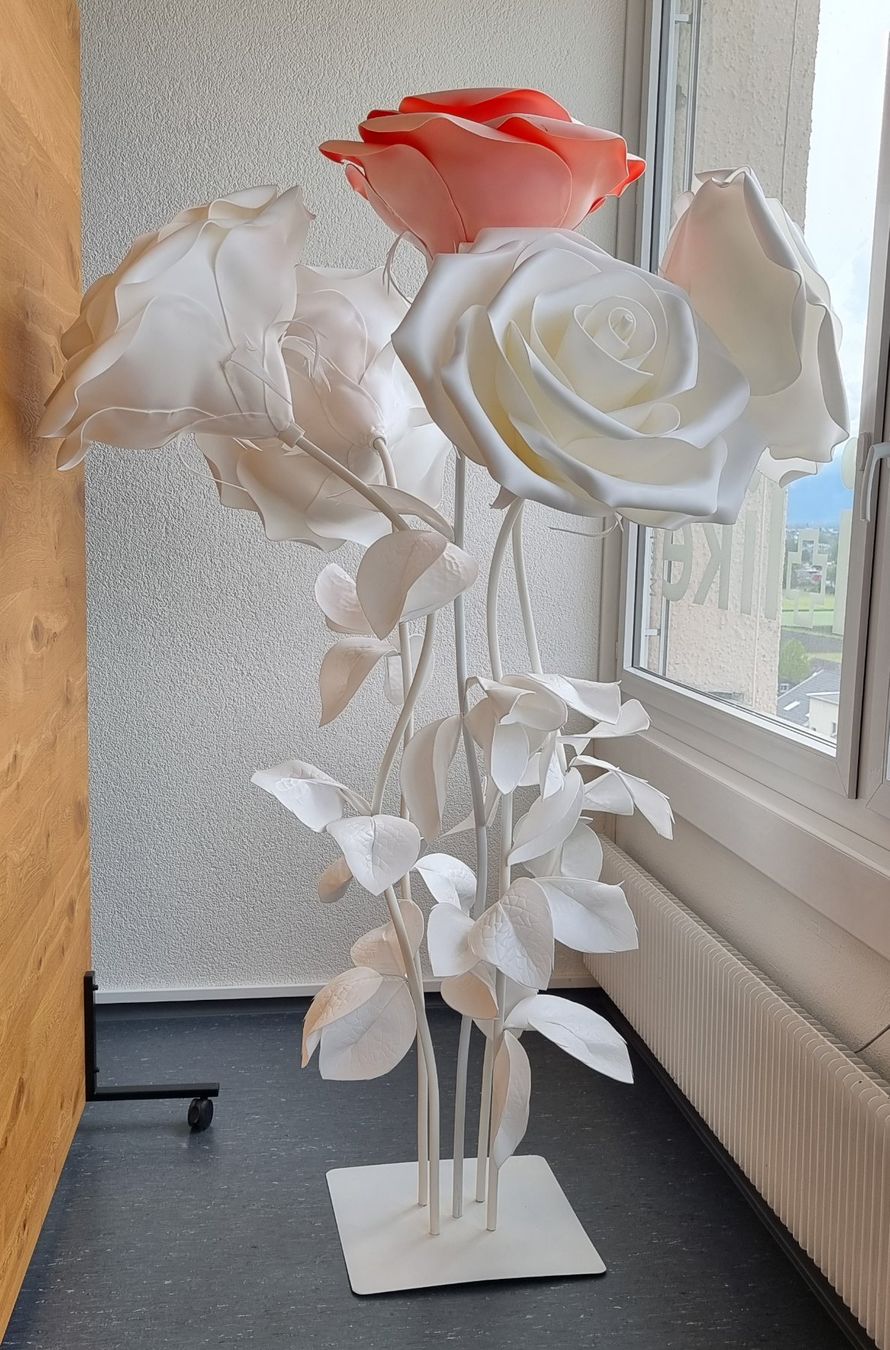 Tutte le decorazioni: Riesen Rosen - Kunstobjekt - mind. 2m – Nuovo (secondo la descrizione) da Rebstein venduto da jahallo