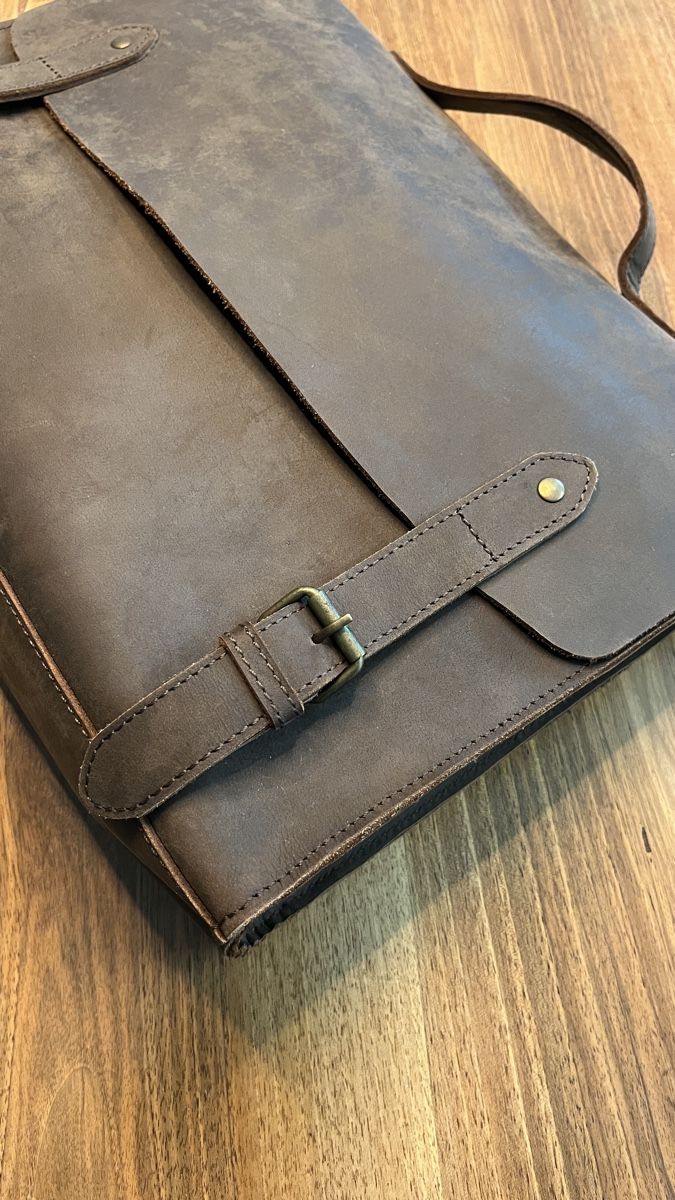 Taschen: Ledertasche – Gebraucht aus Zürich von okt_ndy9 2