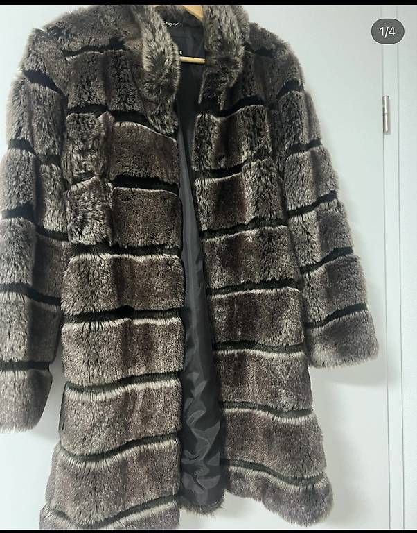 Jacken: Très belle veste d'hiver  – Gebraucht aus Bulle von Preteni