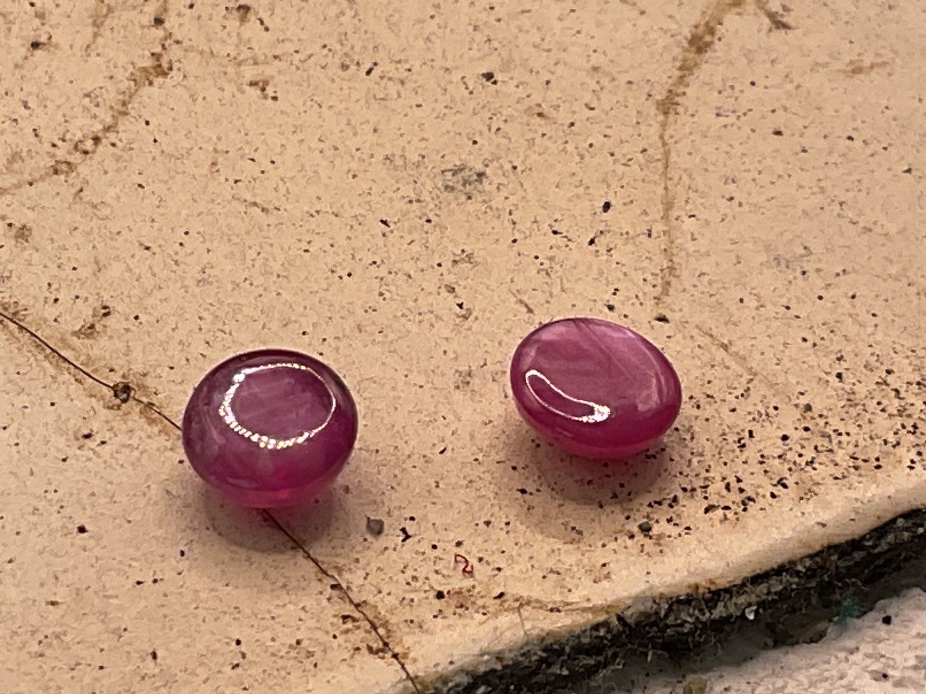 Pietre preziose: Sternrubine Paar 2.6ct – Nuovo (secondo la descrizione) da luzern venduto da Alpendorf1 2